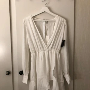 Klänning - Aldrig använt klänning från Nelly storlek 36. 