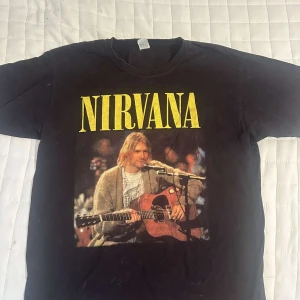 NIRVANA tröja - Svart Nirvana tröja köpte för 250 M/L. 