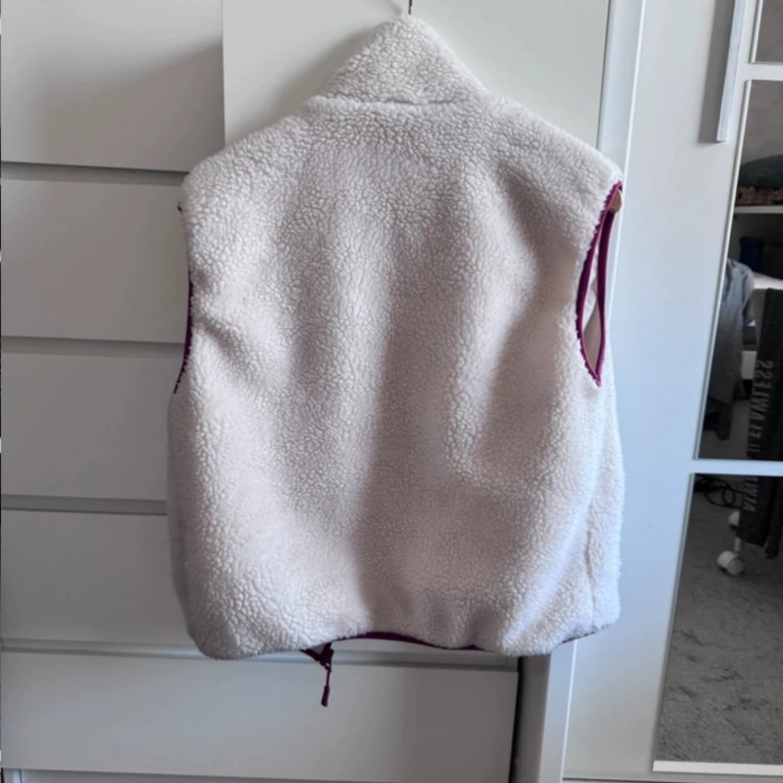 Fleeceväst - Pull & Bear - Storlek S - 90