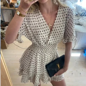 Klänning  - SUPER snygg!! Tryck gärna köp nu ❤️