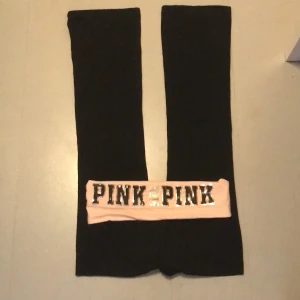 Victoria’s Secret pink yoga pants  - Säljer dessa Victorias secret pink yoga pants då de är för lång på mig. De är i bra skick.                                              