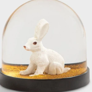 Snökula  - Snökula med guld glitter. Kanin. Säljer då den inte passar i min samling. 70kr eller byte. Möts i gbg. 