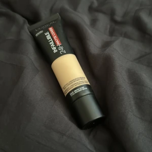 Full coverage Loreal foundation  - Inte min färg har bara testat en gång. I färgen 115 golden beige 