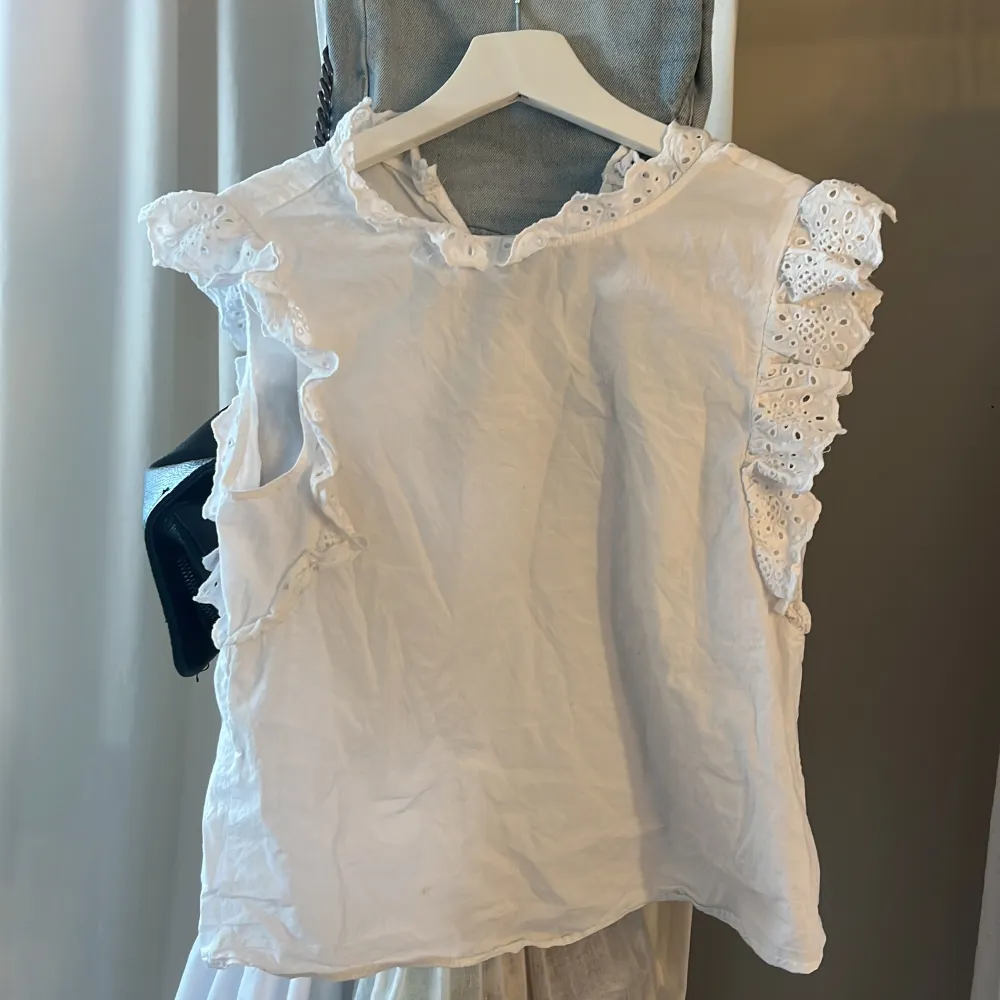 Fin oanvänd blus i strl xs, skriv för fler bilder🙌🏻❤️. Puserot.