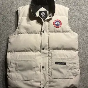 Canada Goose väst. Inte använd och inga skador