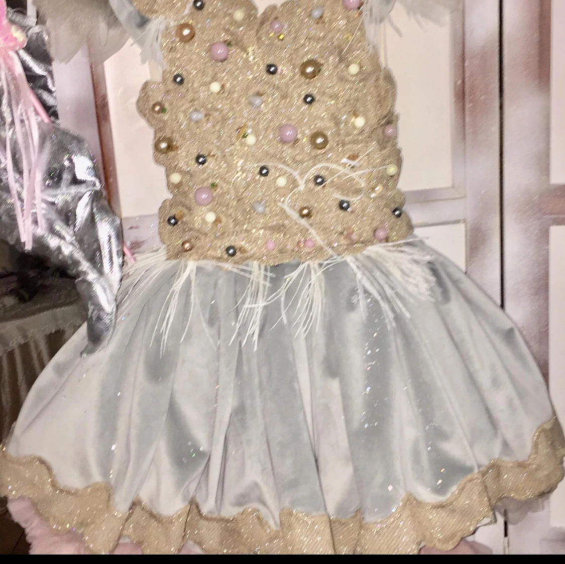 Exklusiv klänning tyll sammet pastell pärlor broderade blommor och spets kant klänning diadem - 90