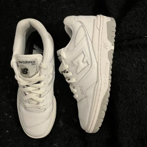 New Balance - New Balance BB550. Storlek 37,5.   Har använt en gång men de passar tyvärr inte längre.