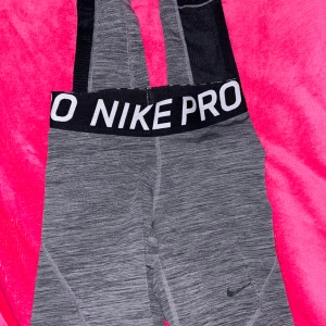 Nike pro - Nike pro tights, inga defekter, storlek xs💞🎀