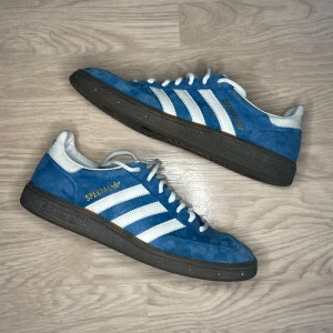 Adidas Spezial - Adidas Spezial ”Special”  Använda ett fåtal gånger, inga skador på skorna Storlek: 42, passar 42,5   Ingen box