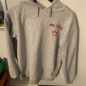 hoodie - ny, står ma cherie pp baksidan också