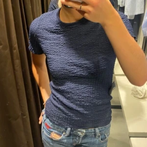 zara topp  - säljer denna topp eftersom den inte kommer till användning! 