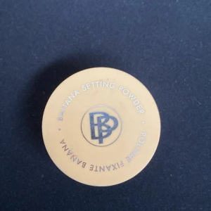 Bellapierre Banana setting powder - Banana setting powder. Nästan aldrig använt. Nypris 300kr