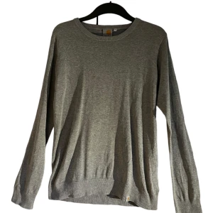 Stickad carhartt tröka - stickad tröja från carhartt i storlek S. Fint skick! Tar swish! Hör av dig om du har ytterligare frågor eller vill köpa👍