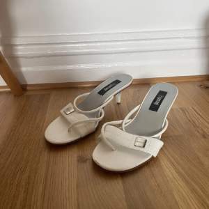 Sandaletter i storlek 38