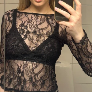 Spetstopp Nelly - Säljer denna populära o slutsålda !! toppen från Nelly 🫶🏼 nyskick!