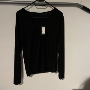 Långärmad tshirt - Ny med prislapp 