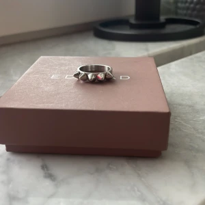 Edbladring - En jättefin helt ny Edblad ring i medium nästan aldrig använt jättefint skick 