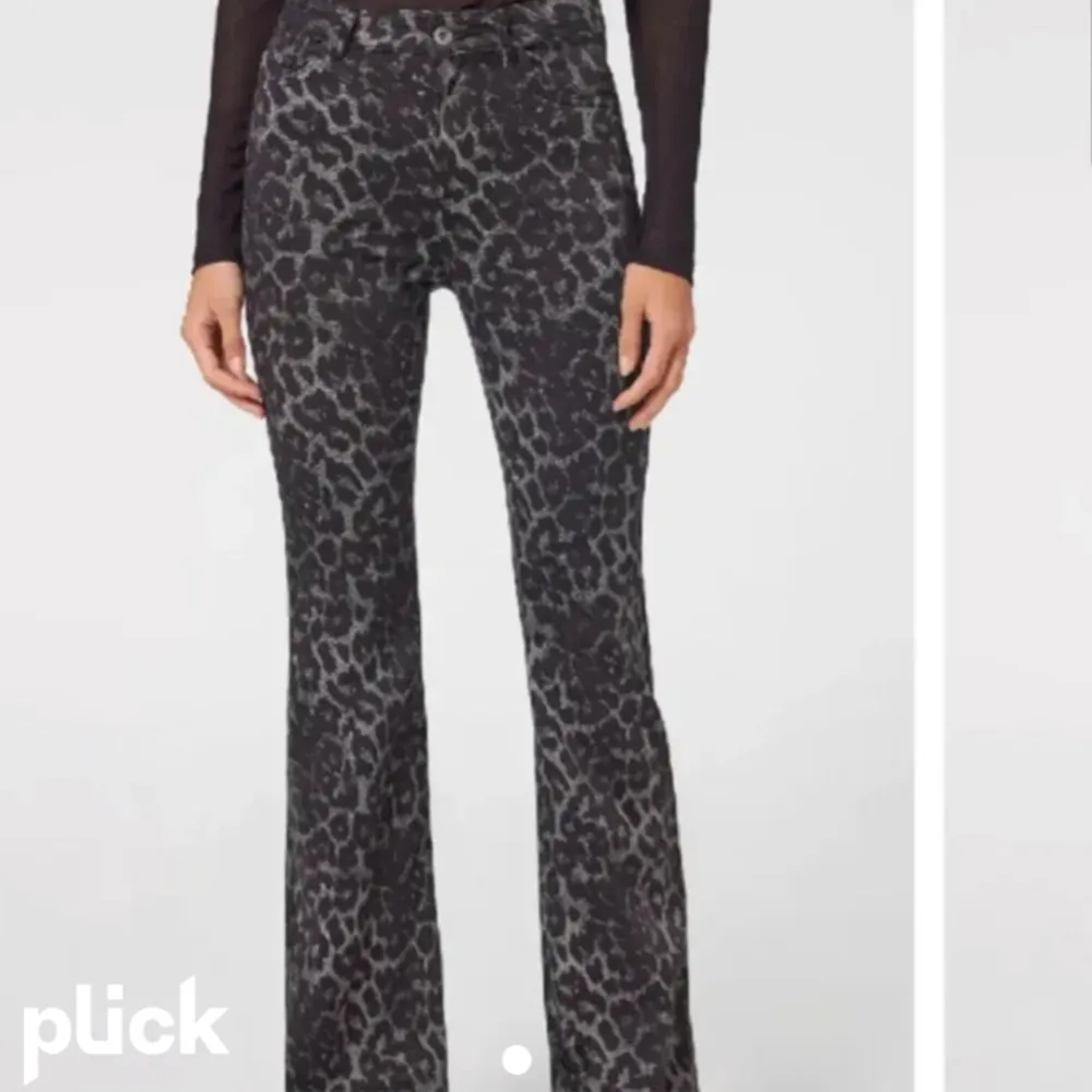 Jag söker dessa leopard jeans i st M Pris diskuteras . Jeans & Byxor.