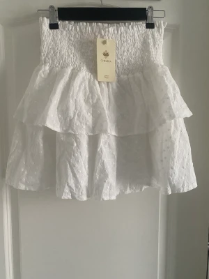 Chelsea kjol S - Helt ny oanvänd, köpte fel storlek. Söt minikjol till sommaren💕