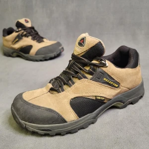 Ecco Receptor Gore-Tex Läder Kängor Storlek 37 Vandringsskor Beige - 14 dagars ångerrätt! Skick: Skorna är lite smutsiga runtomkring och under men är annars i bra skick. Inga hål eller illa lukt. Hör av dig om du har några frågor! Tack för att du tittade!
