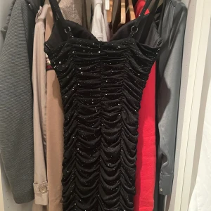 Party klänning - Snygg klänning från okänt märke, XS men passar S/M (Väldigr stretchig) Vadderad i bhn
