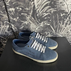 Saint Laurent skor - Storlek 43 Skick 9,5/10  Använda 3 gånger Släpps för rätt pris!  Skriv för fler bilder Inget og