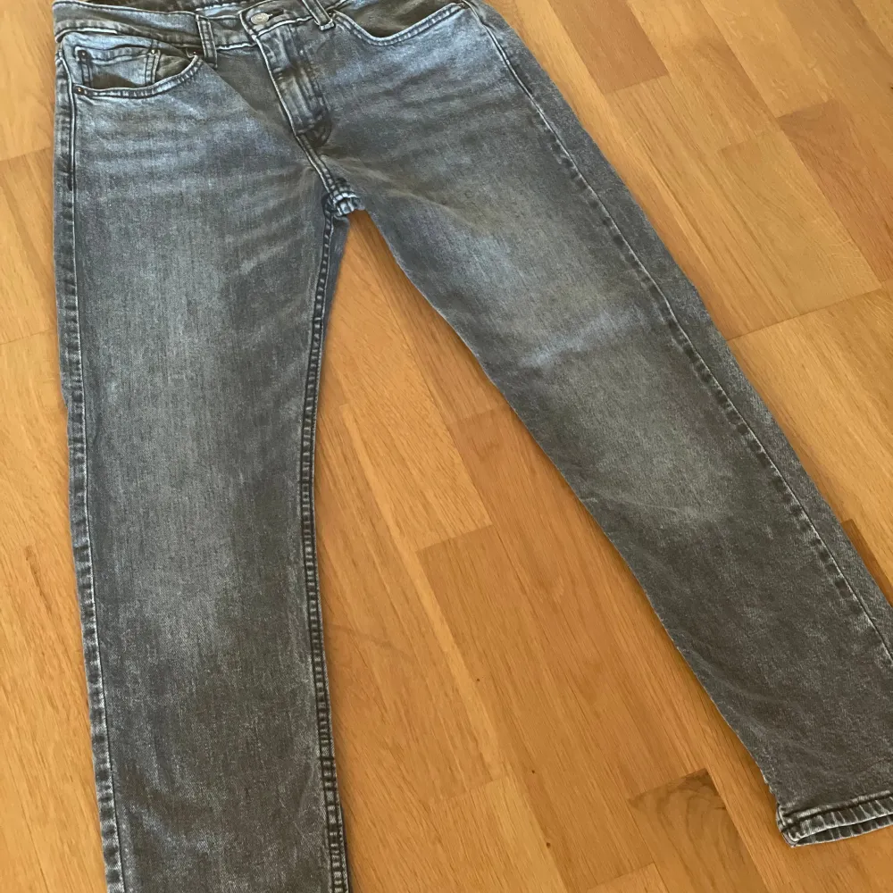 Ett par Levi’s jeans bra skick hela . Jeans & Byxor.