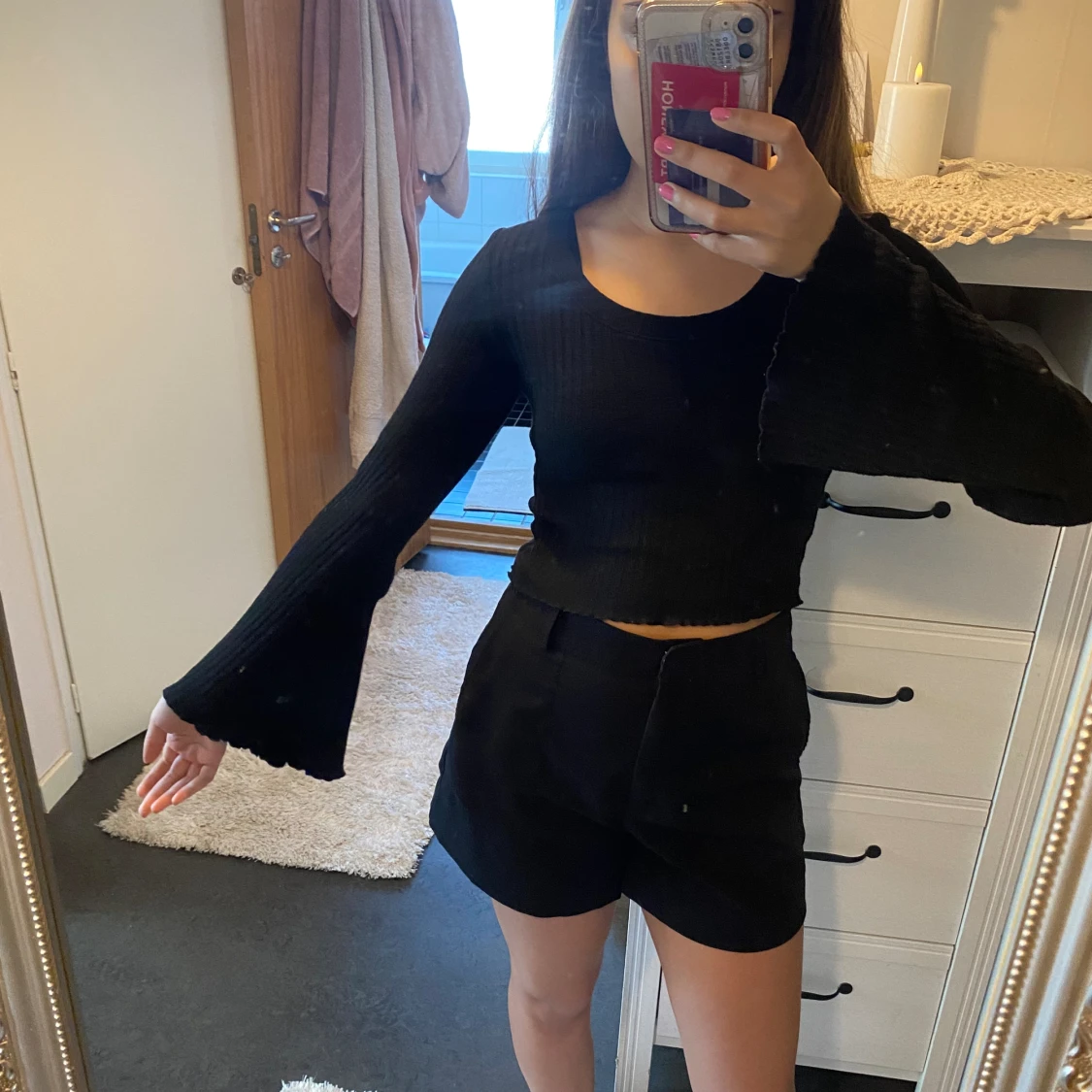 Tröja med utsvängda armar