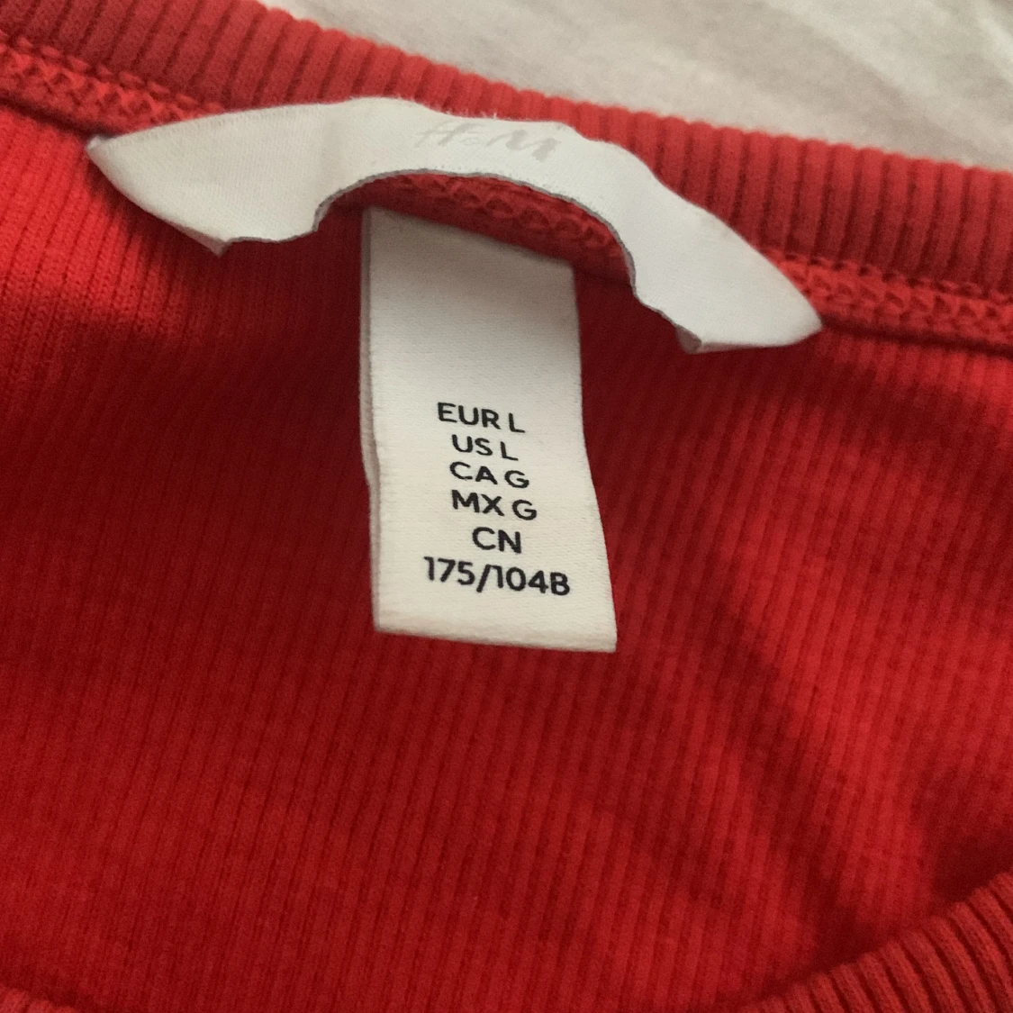 Röd ribbad topp  - 90