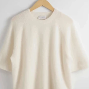 VIT TREKVARTSÄRM FRÅN &  OTHER STORIES 💕💕💕💕💕 - Storlek S och superbra skick!