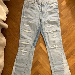 Zara jeans - Zara jeans aldrig använda utan bara testade säljer för de passade inte mig storlek 40 i zara