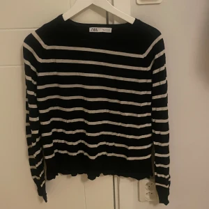 Randig tröja - Randig tröja ifrån zara. Skriv för fler bilder