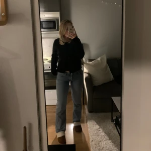 blåa jeans🩵 - Superfina jeans från Lager 157 i storlek M, Modell ICON🧸 Inga tecken på användning❣️Jag är 168. Nypris 400kr