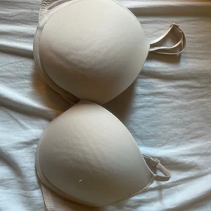 Bh med push up  - Ytterst lite skada