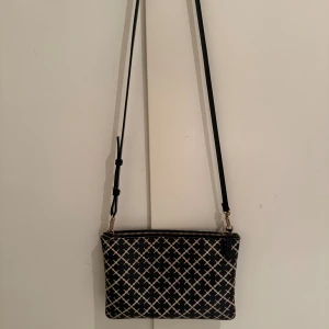 By malene birger väska - Säljer min malene birger väska, den är i superbra skick 💕