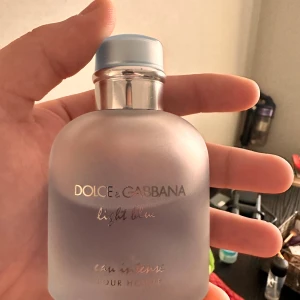 DOLCE GABBANA light Blue Pour Homme Eau Intense  - Ungefär 80 ml kvar först till kvarn 