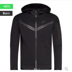 Nike tech fleece - Säljer min Nike tech fleece då de inte är min stil. Passar mig som har xs-s🥰