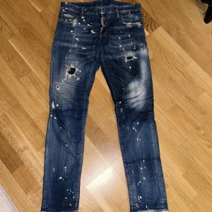Dsq2 jeans - Äkta Dsquared2 jeans i jätte bra skick, strlk 46
