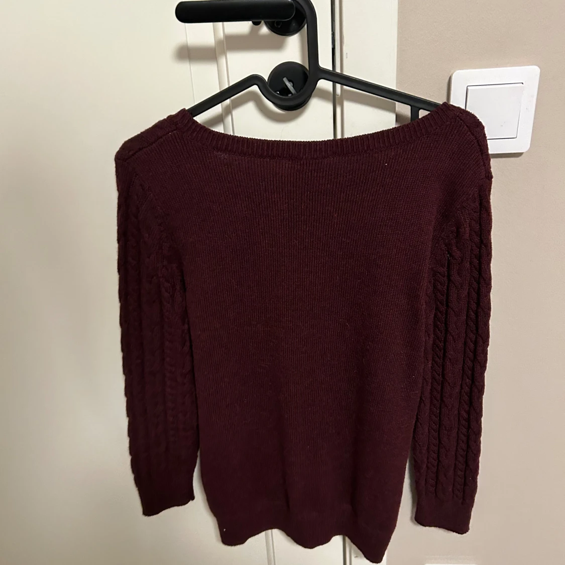 Röd stickad tröja - 90