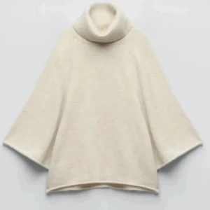 Fin tröja från Zara! - Säljer denna fina tröjan från Zara som är trekvartsärmad. I väldigt bra skick, nästan aldrig använd.