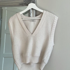 Stickad väst  - Super fin stickad väst✨