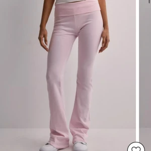 yoga pants - superfina ljusrosa ”soft chill pants” från Nelly💕💕nyskick, säljer då de är lite för korta på mig 