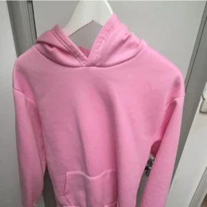 Hoodie  - Rosa hoddie i storlek S💕
