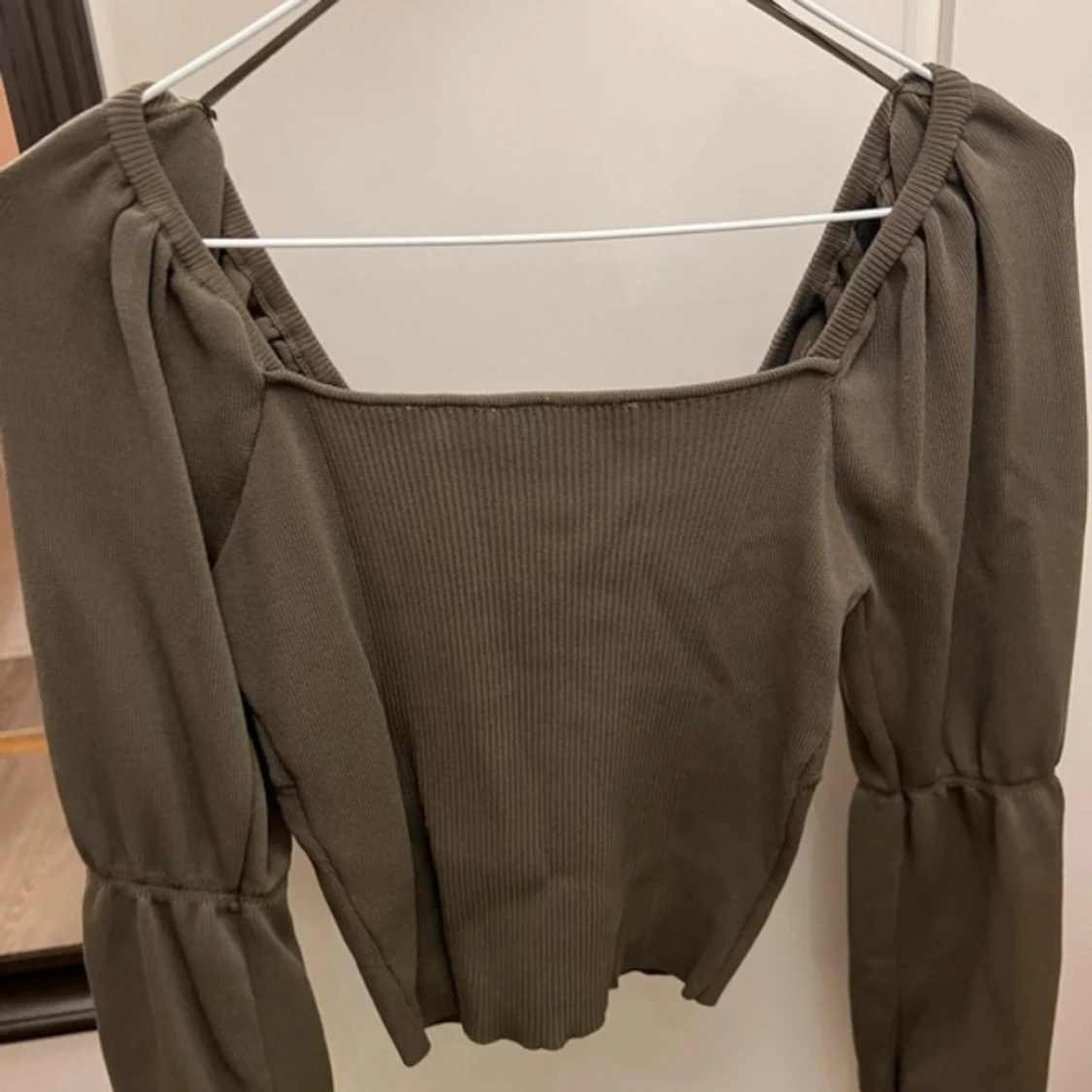 korsettopp med puffärmar - 90