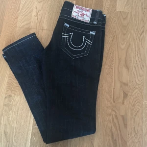 True Religion jeans  - Helt nya jeans i st 27/34