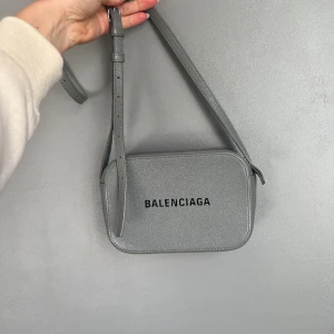Balenciaga-väska  - Köpt här på Plick för ett år sedan. 