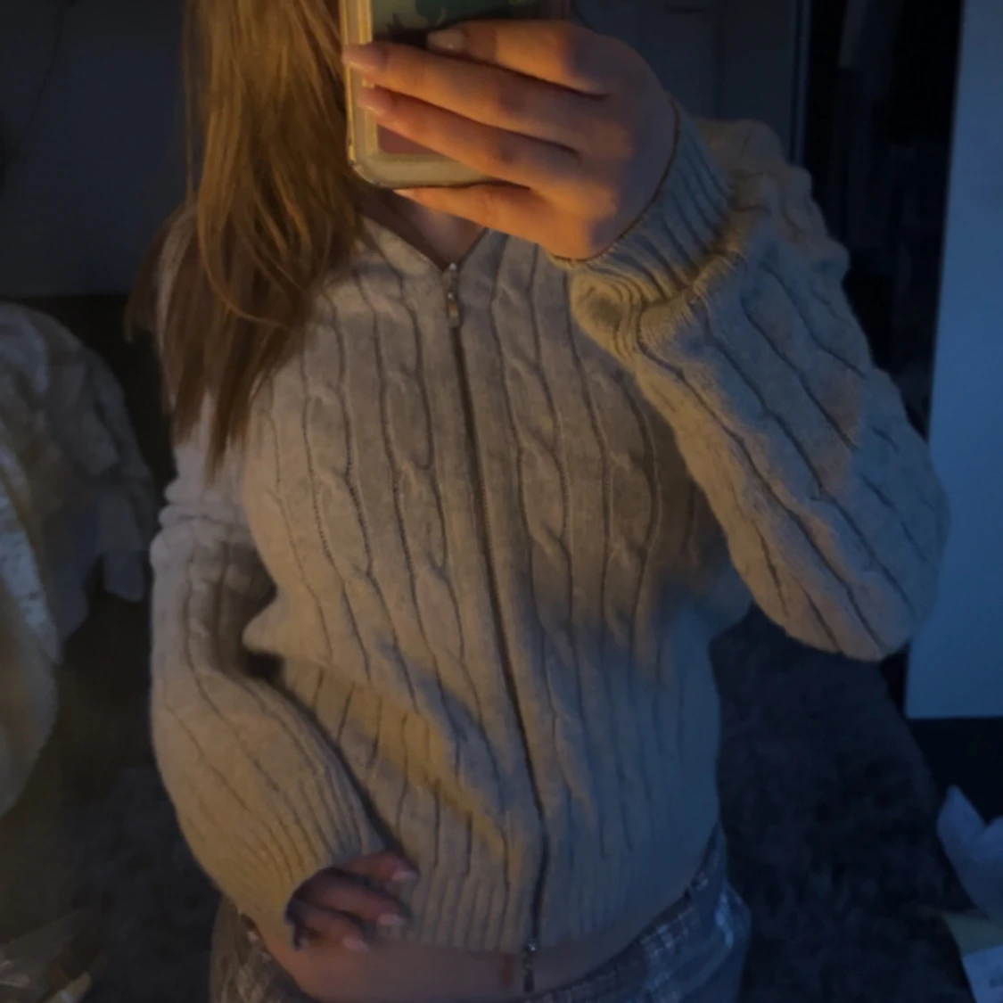 Stickad kofta i kashmir