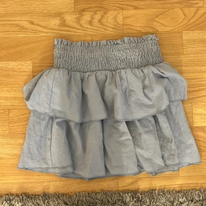 Kjol - Säljer denna kjolen i storlek xs💕