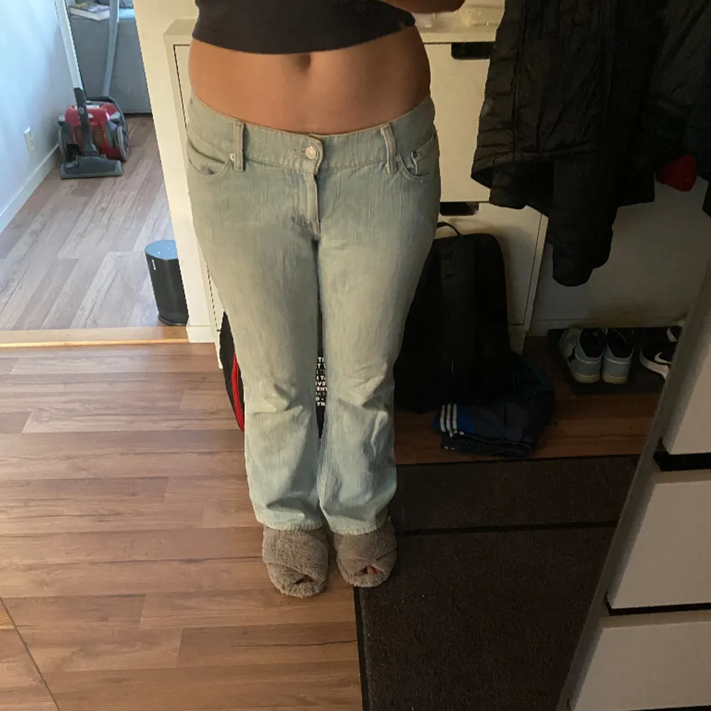 Super snygga blå jeans!!tryck gärna på köp nu!!💓💓. Jeans & Byxor.