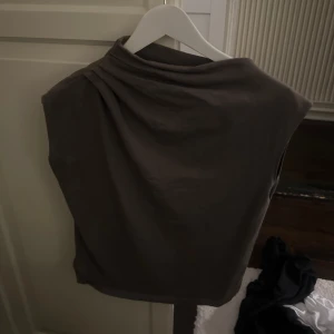 Fest topp  - Fest topp från zara! Använd 1 gång ❤️‍🔥❤️‍🔥